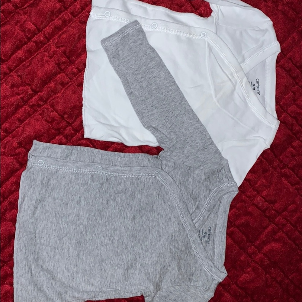 Carter’s size 9 month,never worn long sleeves